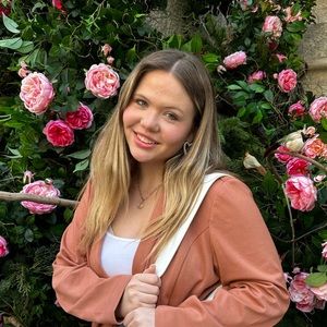 Meet your Posher, Ella